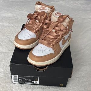Jordan 1 Retro High OG PS in Praline and White
